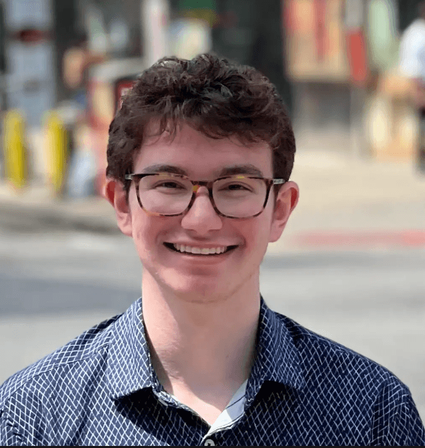 Micah Stoogenke headshot