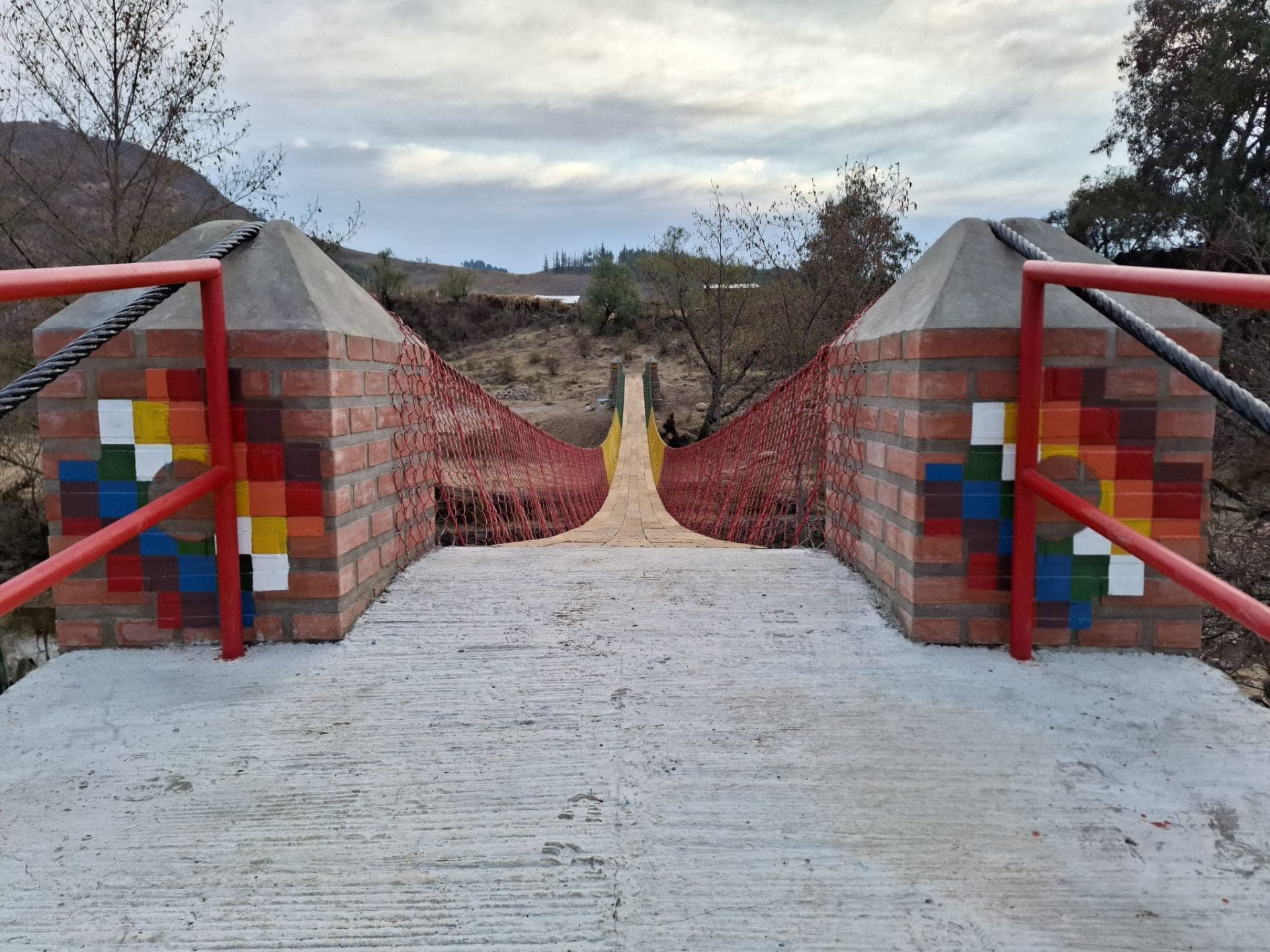 Rio Fisculco Bridge construction